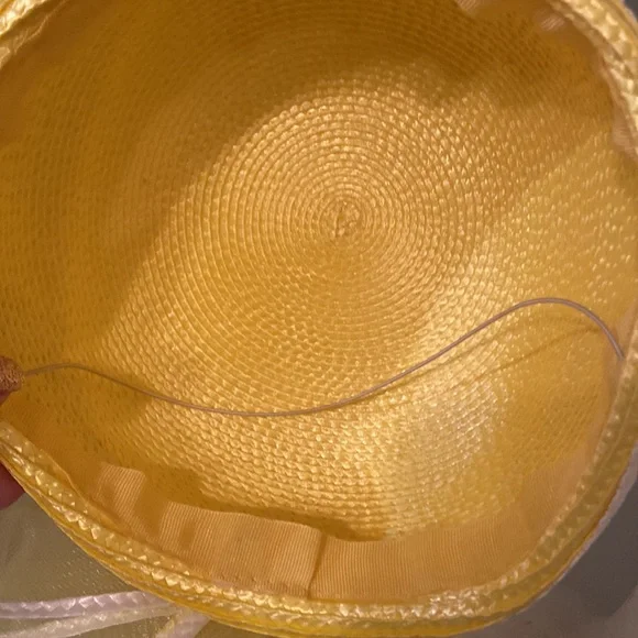 Really Cute Yellow & White Church Dress Easter Hat - Picture 6 of 7